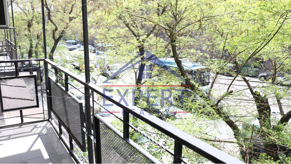 ԿԵՆՏՐՈՆ, ՄԱՇՏՈՑԻ ՓՈՂՈՑ, 1 ՍԵՆՅԱԿ