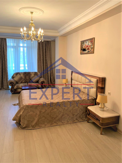 ԿԵՆՏՐՈՆ, ՍԱՅԱԹ ՆՈՎԱ ՊՈՂՈՏԱ, 4 ՍԵՆՅԱԿ