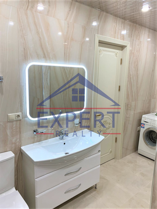 ԿԵՆՏՐՈՆ, ՍԱՅԱԹ ՆՈՎԱ ՊՈՂՈՏԱ, 4 ՍԵՆՅԱԿ