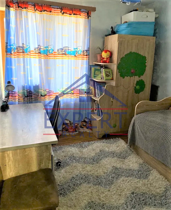 ԿԵՆՏՐՈՆ, ՏՊԱԳՐԻՉՆԵՐԻ ՓՈՂՈՑ, 4 ՍԵՆՅԱԿ
