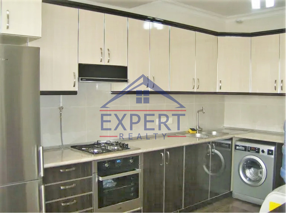 ԿԵՆՏՐՈՆ, ԱԴՄԻՐԱԼ ԻՍԱԿՈՎԻ ՊՈՂՈՏԱ, 2 ՍԵՆՅԱԿ