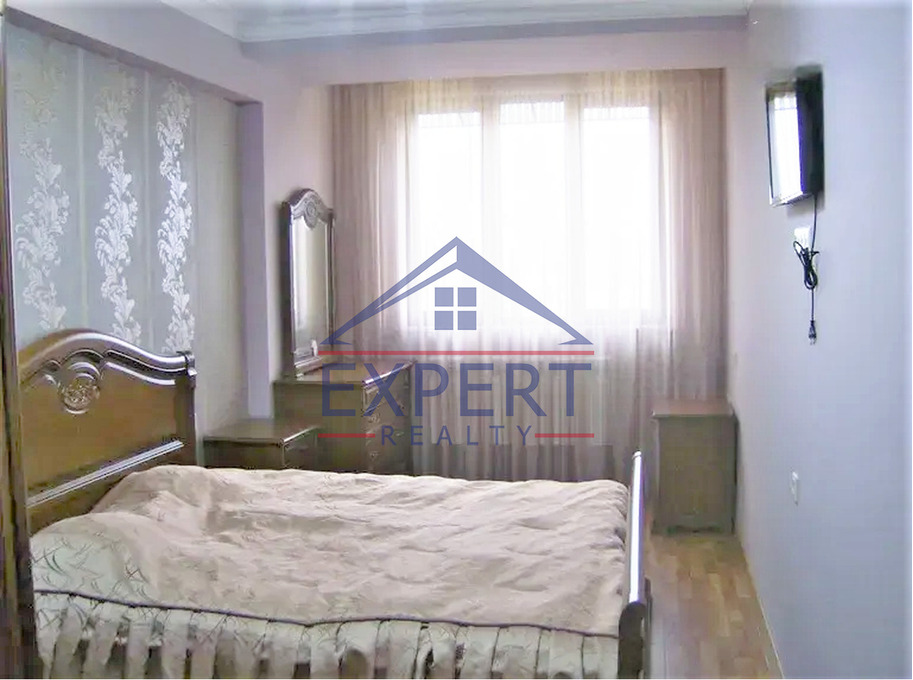 ԿԵՆՏՐՈՆ, ԱԴՄԻՐԱԼ ԻՍԱԿՈՎԻ ՊՈՂՈՏԱ, 2 ՍԵՆՅԱԿ