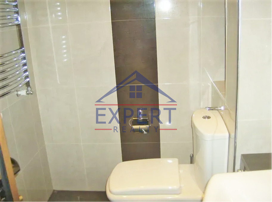 ԿԵՆՏՐՈՆ, ԱԴՄԻՐԱԼ ԻՍԱԿՈՎԻ ՊՈՂՈՏԱ, 2 ՍԵՆՅԱԿ