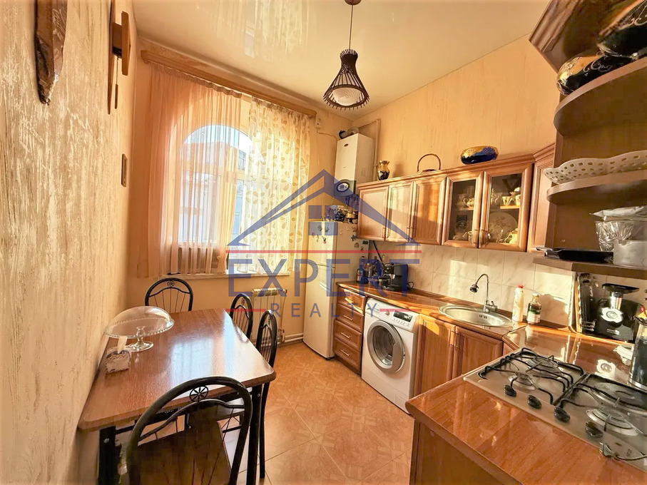 ԿԵՆՏՐՈՆ, ԱՐՇԱԿՈՒՆՅԱՑ ՊՈՂՈՏԱ, 4 ՍԵՆՅԱԿ