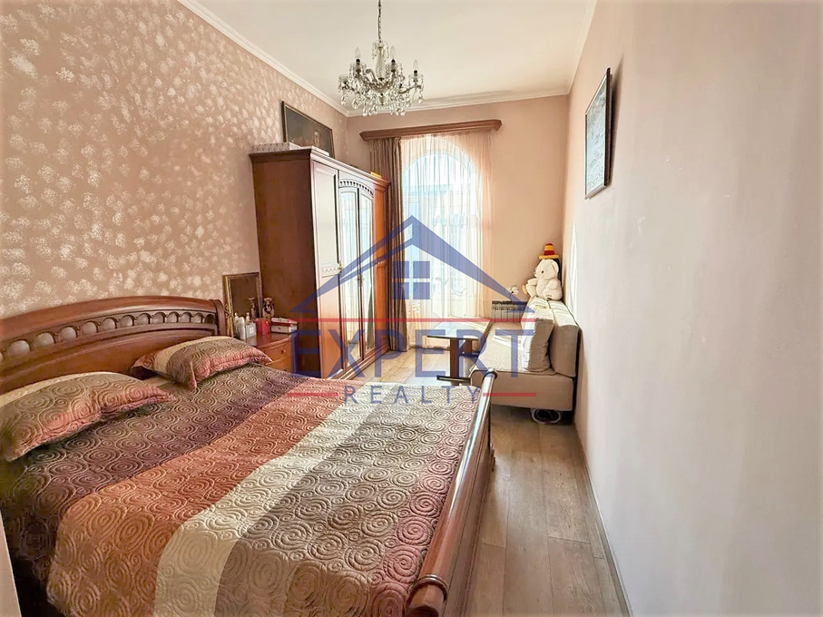 ԿԵՆՏՐՈՆ, ԱՐՇԱԿՈՒՆՅԱՑ ՊՈՂՈՏԱ, 4 ՍԵՆՅԱԿ