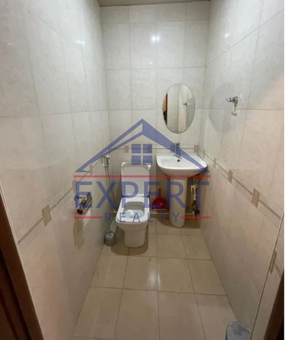 ԿԵՆՏՐՈՆ, ԱՐԳԻՇՏԻ ՓՈՂՈՑ, 3 ՍԵՆՅԱԿ