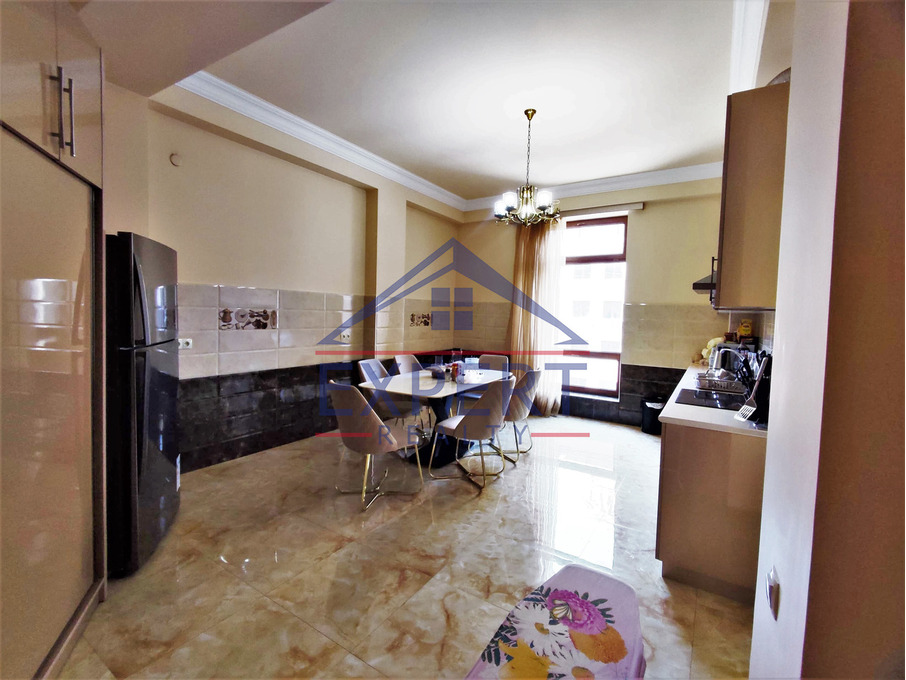 ԿԵՆՏՐՈՆ, ՀՅՈՒՍԻՍԱՅԻՆ ՊՈՂՈՏԱ, 4 ՍԵՆՅԱԿ