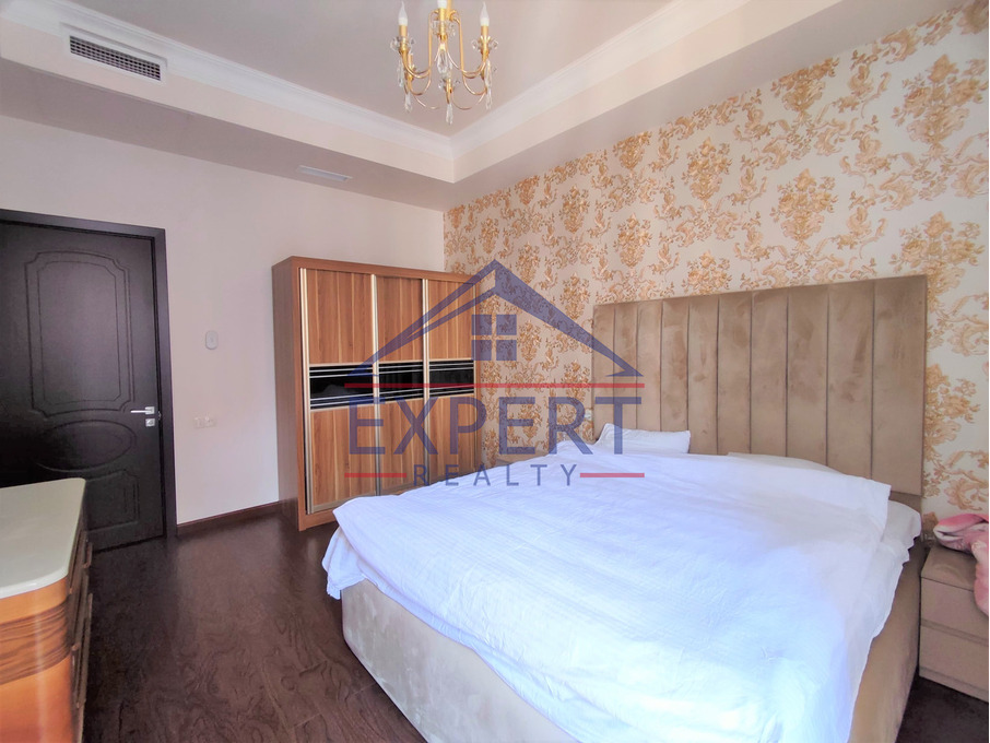 ԿԵՆՏՐՈՆ, ՀՅՈՒՍԻՍԱՅԻՆ ՊՈՂՈՏԱ, 4 ՍԵՆՅԱԿ