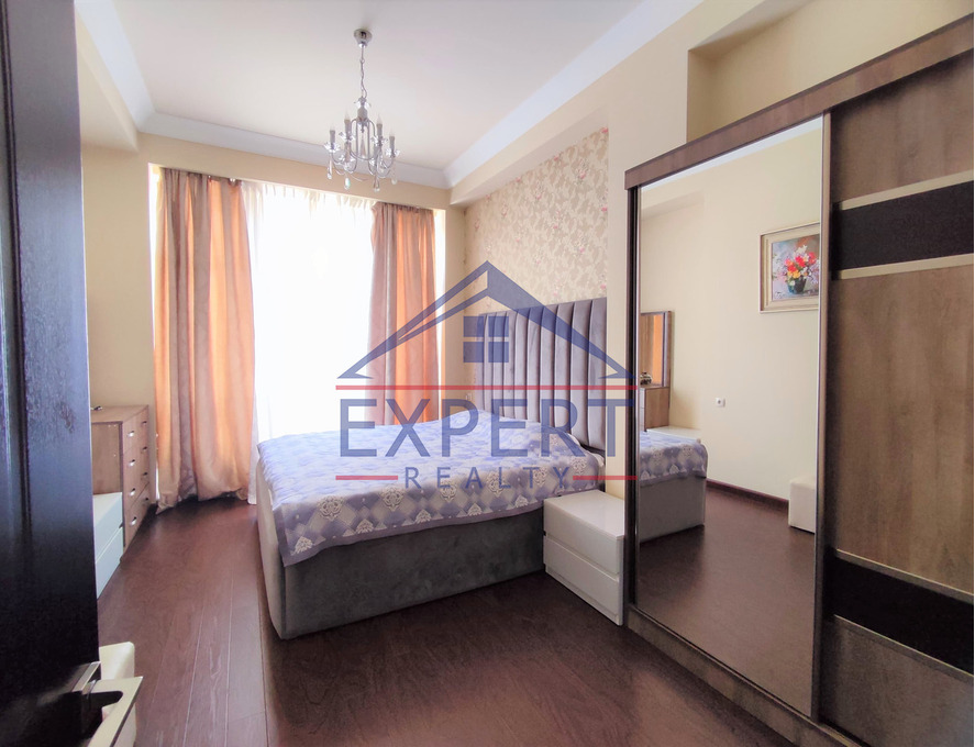 ԿԵՆՏՐՈՆ, ՀՅՈՒՍԻՍԱՅԻՆ ՊՈՂՈՏԱ, 4 ՍԵՆՅԱԿ