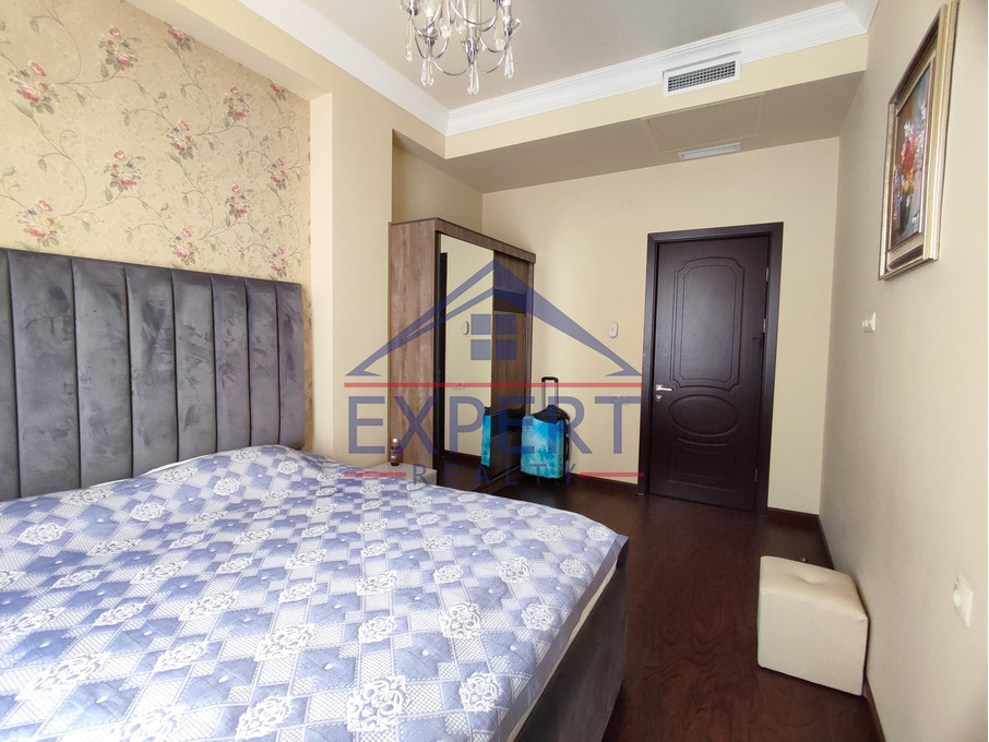 ԿԵՆՏՐՈՆ, ՀՅՈՒՍԻՍԱՅԻՆ ՊՈՂՈՏԱ, 4 ՍԵՆՅԱԿ