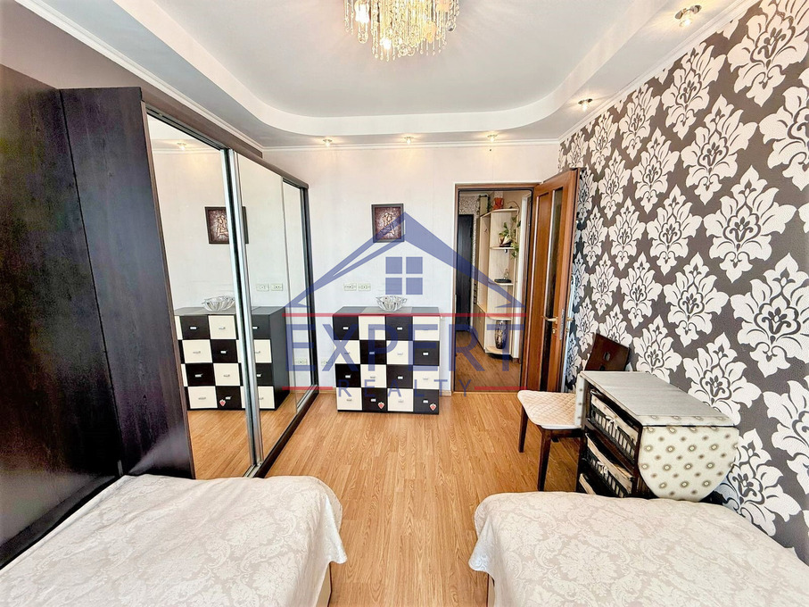 ԿԵՆՏՐՈՆ, ԿՈՂԲԱՑԻ ՓՈՂՈՑ, 2 ՍԵՆՅԱԿ