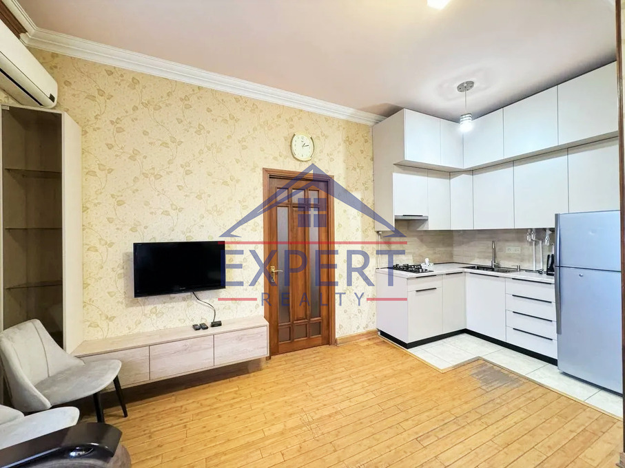 ԿԵՆՏՐՈՆ, ԱՐԳԻՇՏԻ ՓՈՂՈՑ, 2 ՍԵՆՅԱԿ