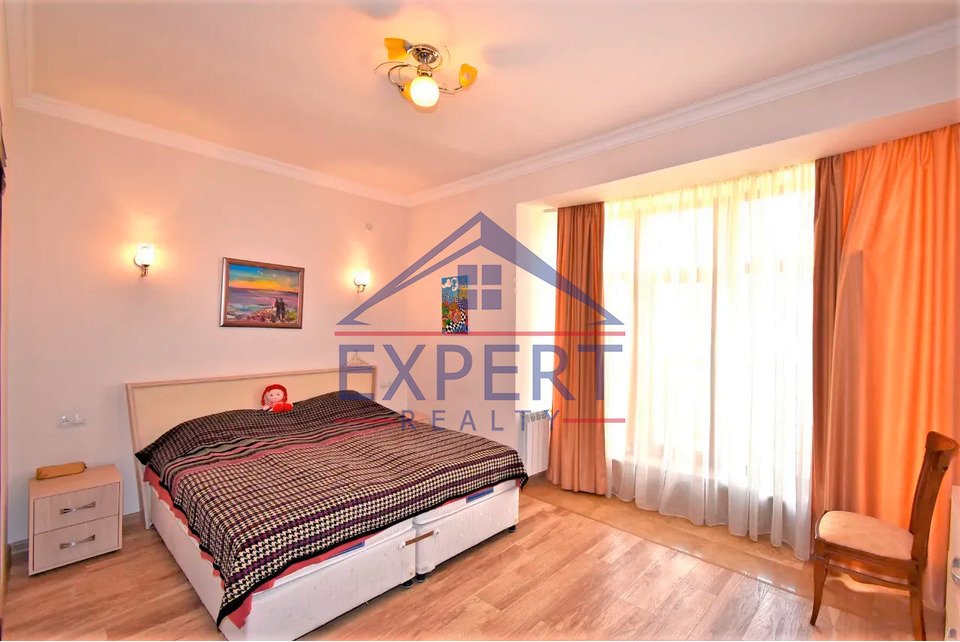 ԱՐԱԲԿԻՐ, ԿԻԵՎՅԱՆ ՓՈՂՈՑ, 4 ՍԵՆՅԱԿ