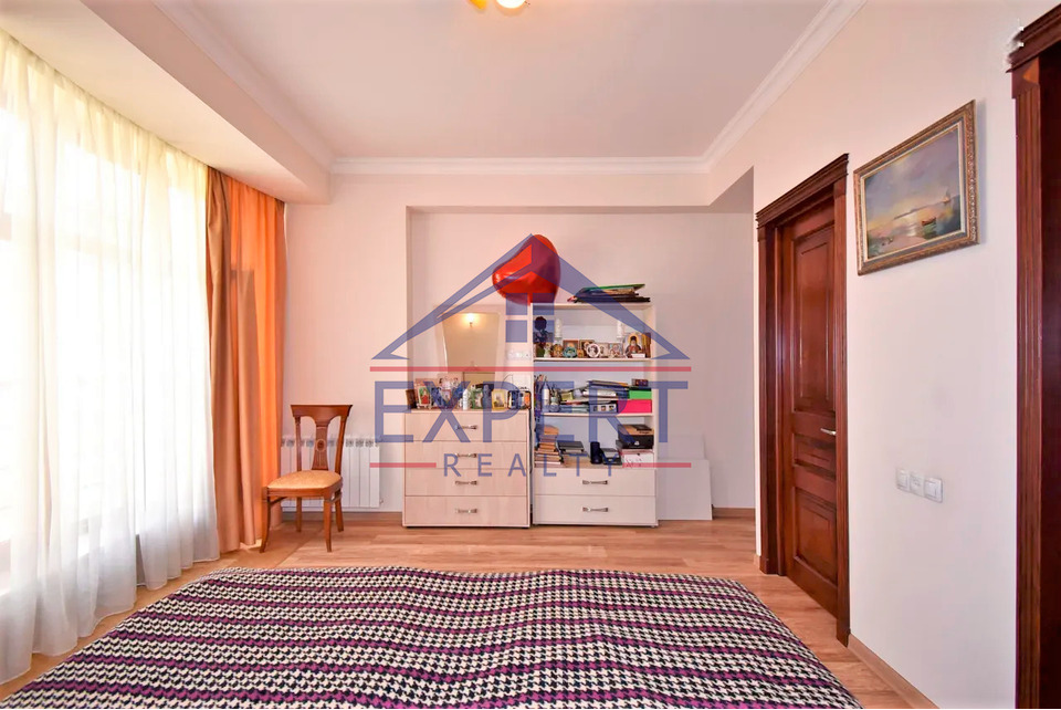 ԱՐԱԲԿԻՐ, ԿԻԵՎՅԱՆ ՓՈՂՈՑ, 4 ՍԵՆՅԱԿ