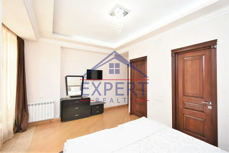 ԱՐԱԲԿԻՐ, ԿԻԵՎՅԱՆ ՓՈՂՈՑ, 4 ՍԵՆՅԱԿ