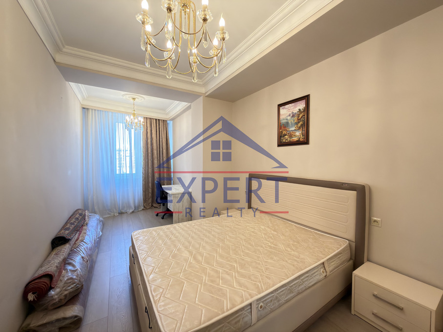 ԿԵՆՏՐՈՆ, ՍԱՅԱԹ ՆՈՎԱ ՊՈՂՈՏԱ, 4 ՍԵՆՅԱԿ