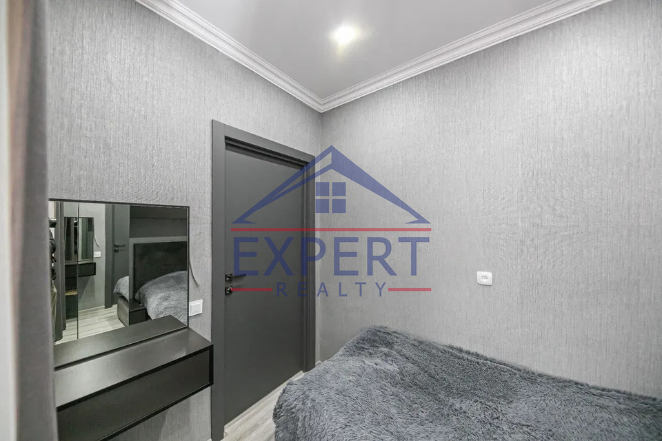 ԱՐԱԲԿԻՐ, ՎԱՀՐԱՄ ՓԱՓԱԶՅԱՆ ՓՈՂՈՑ, 2 ՍԵՆՅԱԿ