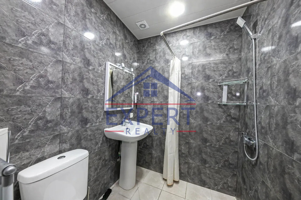 ԱՐԱԲԿԻՐ, ՎԱՀՐԱՄ ՓԱՓԱԶՅԱՆ ՓՈՂՈՑ, 2 ՍԵՆՅԱԿ