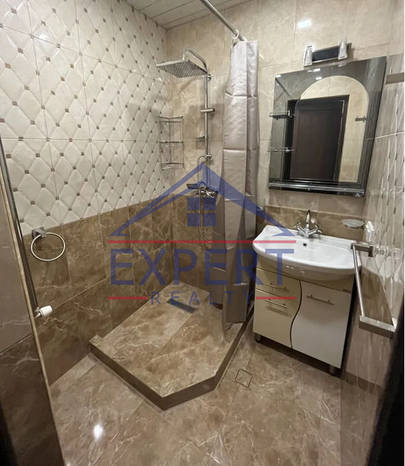 ԿԵՆՏՐՈՆ, ՍԱՅԱԹ ՆՈՎԱ ՓՈՂՈՑ, 2 ՍԵՆՅԱԿ