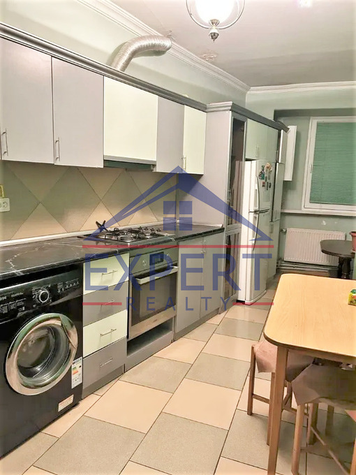 ԷՐԵԲՈՒՆԻ, ԽԱՂԱՂ ԴՈՆԻ ՓՈՂՈՑ, 4 ՍԵՆՅԱԿ