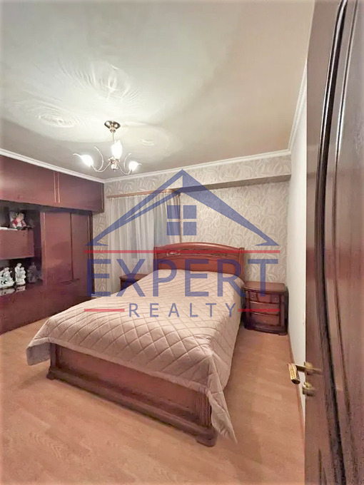 ԷՐԵԲՈՒՆԻ, ԽԱՂԱՂ ԴՈՆԻ ՓՈՂՈՑ, 4 ՍԵՆՅԱԿ