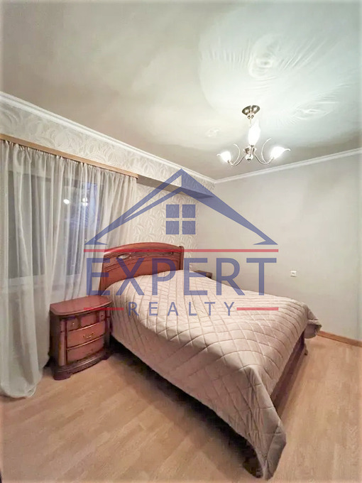 ԷՐԵԲՈՒՆԻ, ԽԱՂԱՂ ԴՈՆԻ ՓՈՂՈՑ, 4 ՍԵՆՅԱԿ