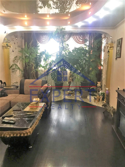 ԷՐԵԲՈՒՆԻ, ԱԹՈՅԱՆ ՓՈՂՈՑ, 4 ՍԵՆՅԱԿ