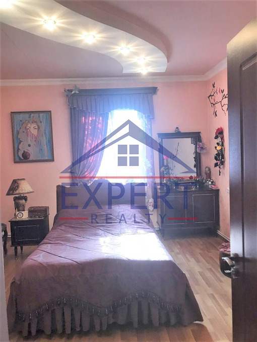 ԷՐԵԲՈՒՆԻ, ԱԹՈՅԱՆ ՓՈՂՈՑ, 4 ՍԵՆՅԱԿ