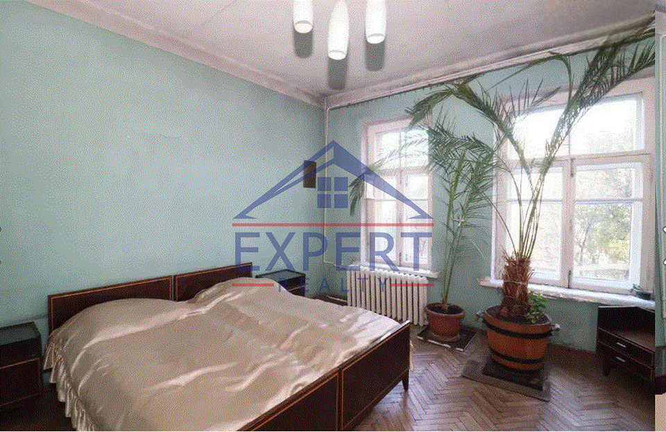 ԿԵՆՏՐՈՆ, ԱԲՈՎՅԱՆ ՓՈՂՈՑ, 3 ՍԵՆՅԱԿ