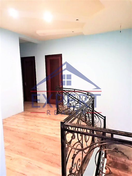 ԱՎԱՆ, ՄԱՐՇԱԼ ԽՈՒԴՅԱԿՈՎ ՓՈՂՈՑ, 3 ՀԱՐԿԱՆԻ ՔԱՐԵ ՏՈՒՆ