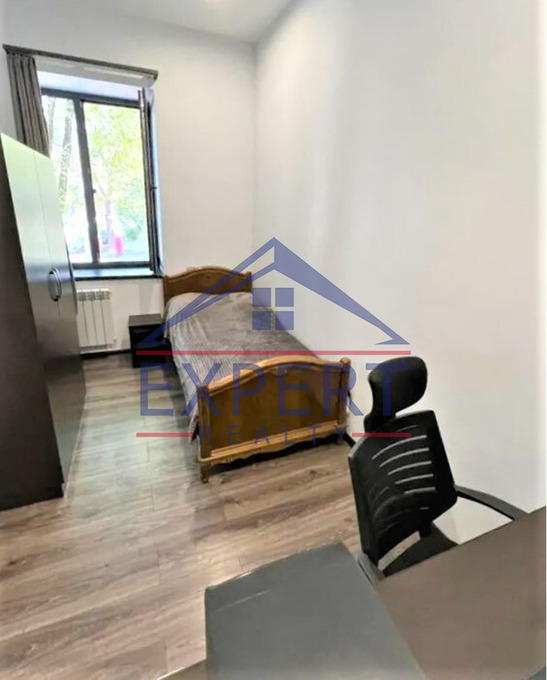 ԿԵՆՏՐՈՆ, ՀԱՆՐԱՊԵՏՈՒԹՅԱՆ ՓՈՂՈՑ, 4 ՍԵՆՅԱԿ