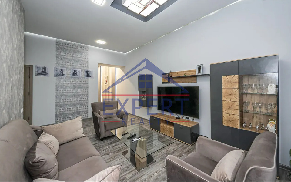 ԿԵՆՏՐՈՆ, ՄԱՇՏՈՑԻ ՊՈՂՈՏԱ, 3 ՍԵՆՅԱԿ