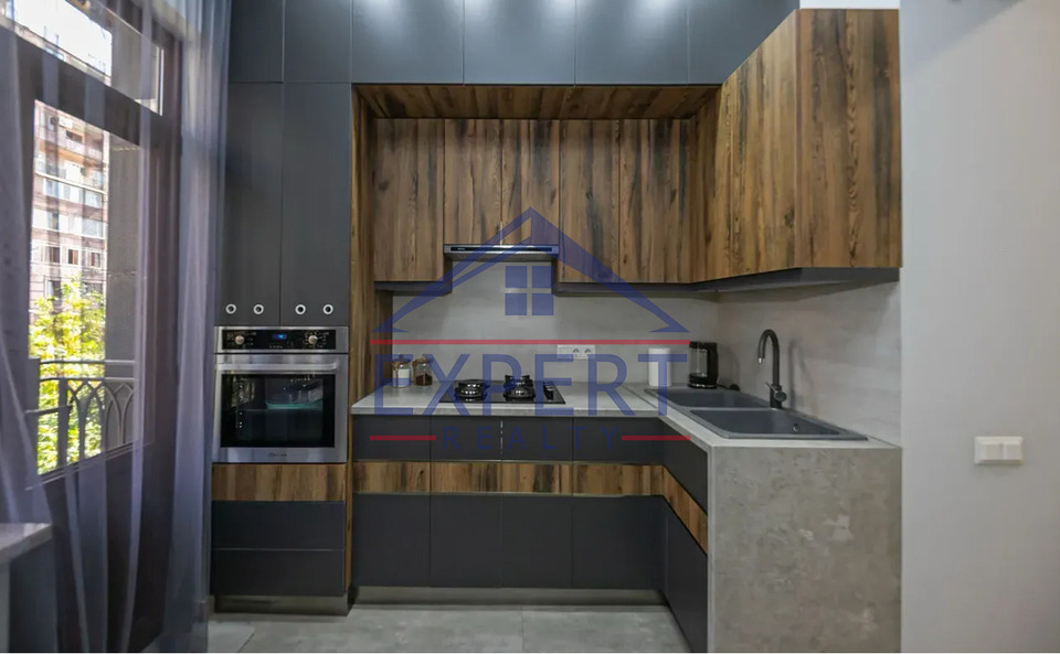 ԿԵՆՏՐՈՆ, ՄԱՇՏՈՑԻ ՊՈՂՈՏԱ, 3 ՍԵՆՅԱԿ