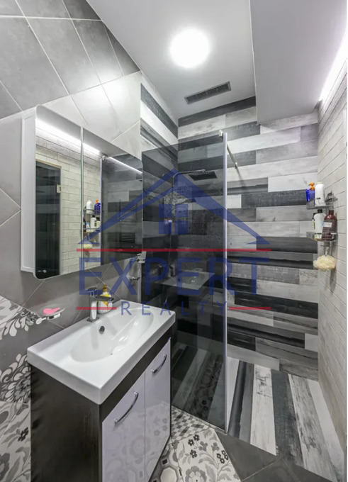 ԿԵՆՏՐՈՆ, ՄԱՇՏՈՑԻ ՊՈՂՈՏԱ, 3 ՍԵՆՅԱԿ