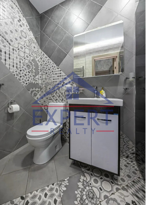 ԿԵՆՏՐՈՆ, ՄԱՇՏՈՑԻ ՊՈՂՈՏԱ, 3 ՍԵՆՅԱԿ