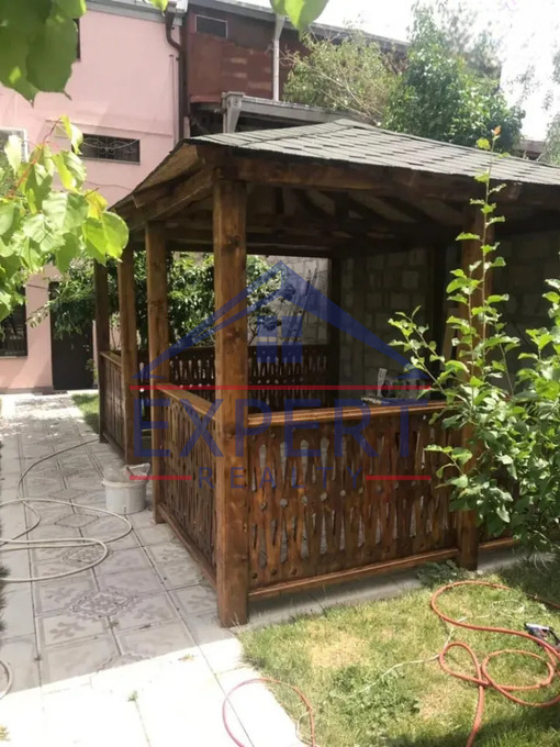 ԱՐԱԲԿԻՐ, ԲԱՐԲՅՈՒՍԻ ՓՈՂՈՑ, 1 ՀԱՐԿԱՆԻ ԱՌԱՆՁՆԱՏՈՒՆ