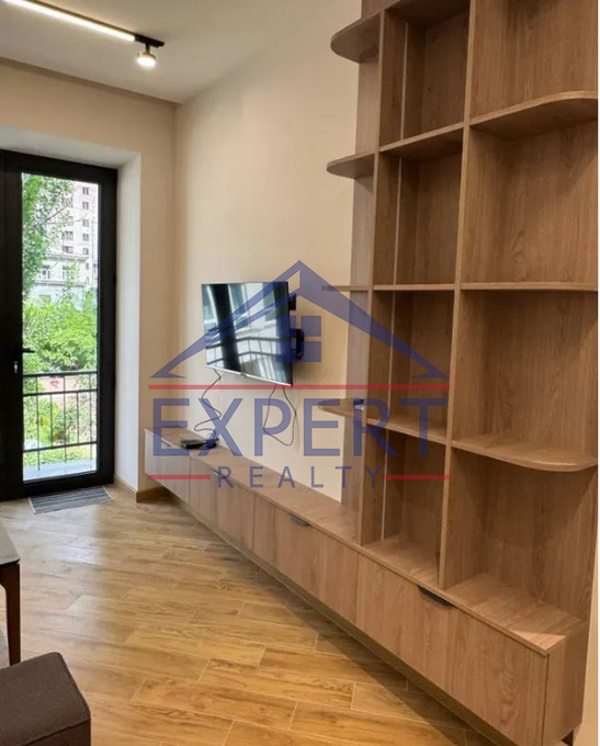 ԿԵՆՏՐՈՆ, ԽՈՐԵՆ ԱԲՐԱՀԱՄՅԱՆ ՓՈՂՈՑ, 1 ՍԵՆՅԱԿ