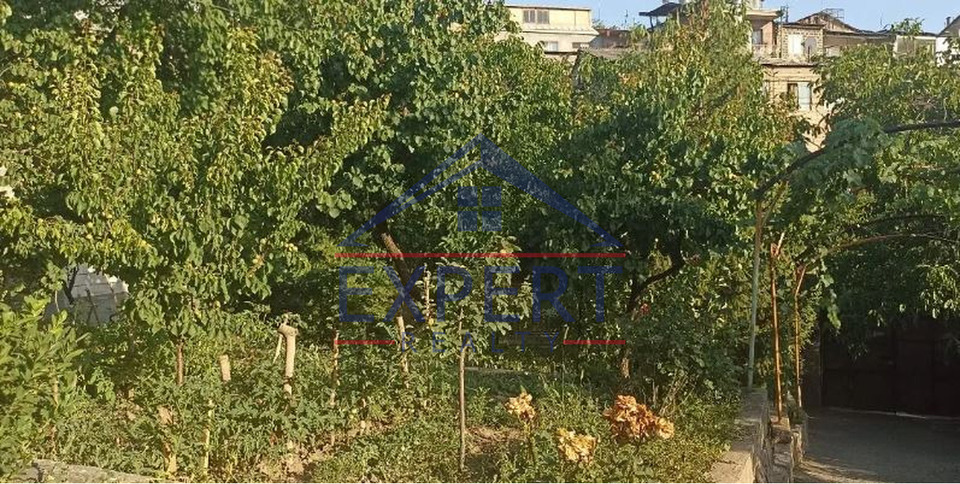 ՆՈՐՔ ՄԱՐԱՇ, ՍՈՒՐԵՆ ՍԱՖԱՐՅԱՆ, 700 ՔՄ