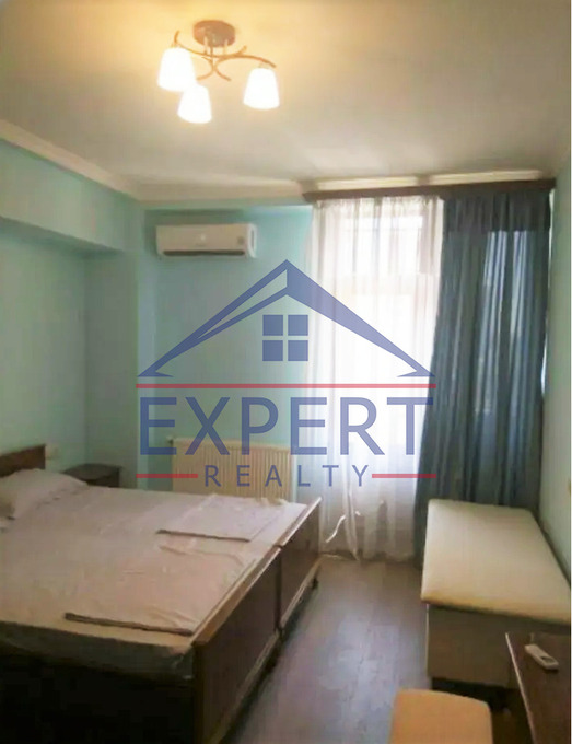 ԿԵՆՏՐՈՆ, ՊՈՒՇԿԻՆԻ ՓՈՂՈՑ, 2 ՍԵՆՅԱԿ