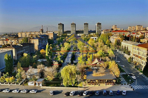 ԱՐԱԲԿԻՐ, ԿՈՄԻՏԱՍԻ ՊՈՂՈՏԱ, 3 ՍԵՆՅԱԿ