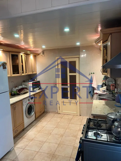 ԱՐԱԲԿԻՐ, ԿՈՄԻՏԱՍԻ ՊՈՂՈՏԱ, 3 ՍԵՆՅԱԿ