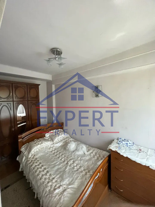 ԱՐԱԲԿԻՐ, ԿՈՄԻՏԱՍԻ ՊՈՂՈՏԱ, 3 ՍԵՆՅԱԿ