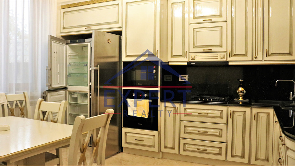 ԱՎԱՆ-ԱՌԻՆՋ, ՊԱՐՈՒՅՐ ՍԵՎԱԿ ԹԱՂԱՄԱՍ, 2 ՀԱՐԿԱՆԻ ԱՌԱՆՁՆԱՏՈՒՆ