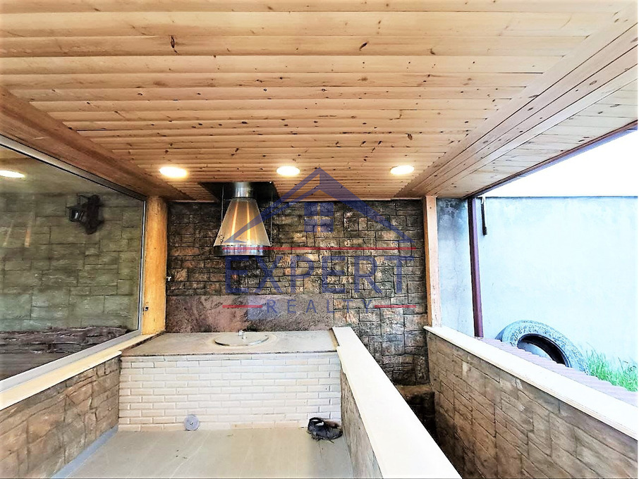 ԱՎԱՆ-ԱՌԻՆՋ, ՊԱՐՈՒՅՐ ՍԵՎԱԿ ԹԱՂԱՄԱՍ, 2 ՀԱՐԿԱՆԻ ԱՌԱՆՁՆԱՏՈՒՆ