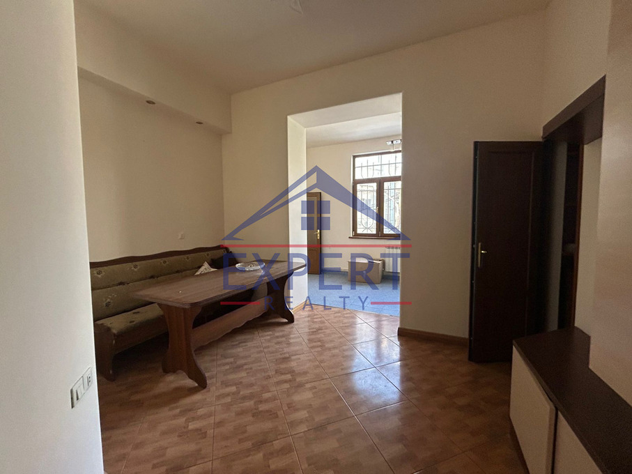 ԿԵՆՏՐՈՆ, ԽԱՆՋՅԱՆ ՓՈՂՈՑ, 120 ՔՄ