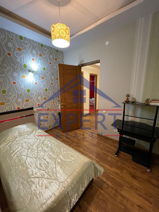 ԿԵՆՏՐՈՆ, ՀԱՆՐԱՊԵՏՈՒԹՅԱՆ ՓՈՂՈՑ, 4 ՍԵՆՅԱԿ