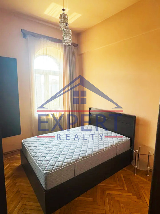 ՇԵՆԳԱՎԻԹ , ԳԱՐԵԳԻՆ ՆԺԴԵՀԻ  ՓՈՂՈՑ, 2 ՍԵՆՅԱԿ