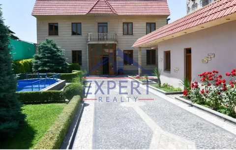 ՄԱԼԱԹԻԱ ՍԵԲԱՍՏԻԱ, ԳԱԳԱՐԻՆԻ ՓՈՂՈՑ, 8 ՍԵՆՅԱԿ