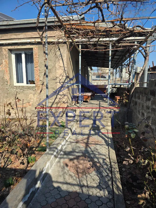 ԱՋԱՓՆՅԱԿ, ԳՐԻԳՈՐ ԶՈՀՐԱՊԻ ՓՈՂՈՑ, 2 ՀԱՐԿԱՆԻ ԱՌԱՆՁՆԱՏՈՒՆ