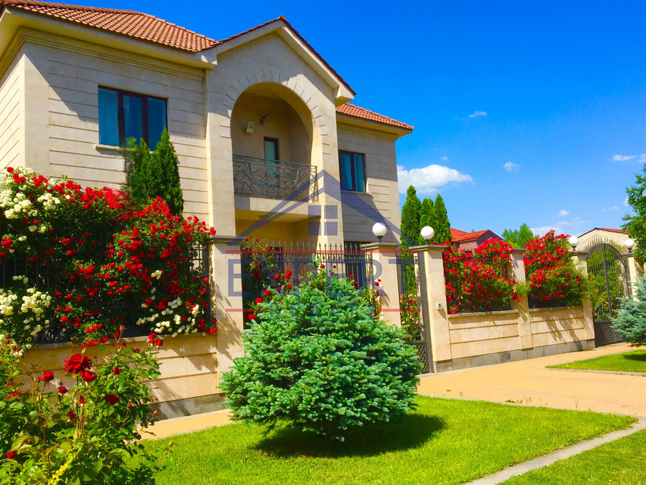 ԱՎԱՆ, ԾԱՐԱՎ ԱՂԲՅՈՒՐԻ ՓՈՂՈՑ, 8+ ՍԵՆՅԱԿ